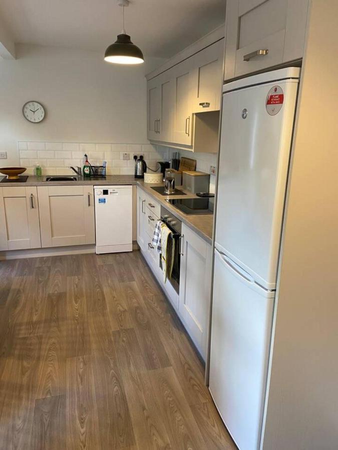 Town House In Ideal Location Central Эннискиллен Экстерьер фото